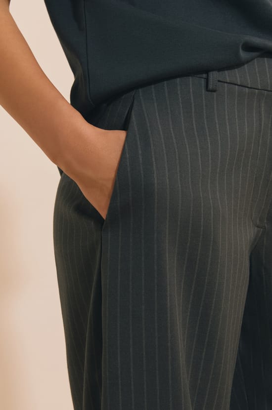 Pantalon droit &agrave; rayures;${refinementColor}