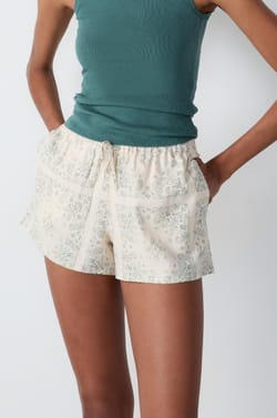 Weite Pyjama-Shorts aus Leinen mit Print;${refinementColor}