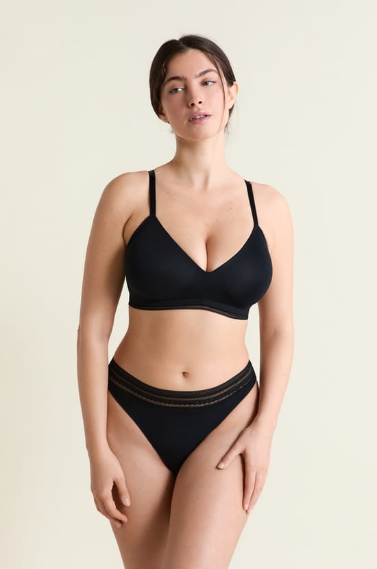 Triangle Wireless Bra;${refinementColor}