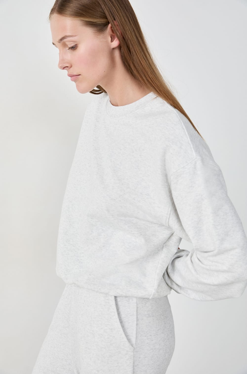 Long-sleeved cotton sweatshirt;${refinementColor}