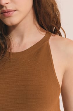 Robe courte en maille;${refinementColor}