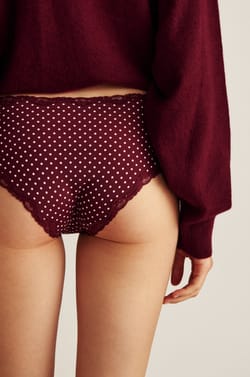 Shorty avec d&eacute;tails dentelle;${refinementColor}