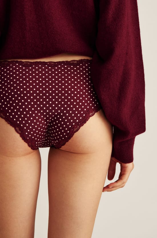 Shorty avec d&eacute;tails dentelle;${refinementColor}