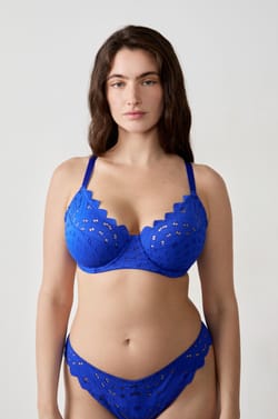 Minimizer balconette bra -1 size effect in lace;${refinementColor}