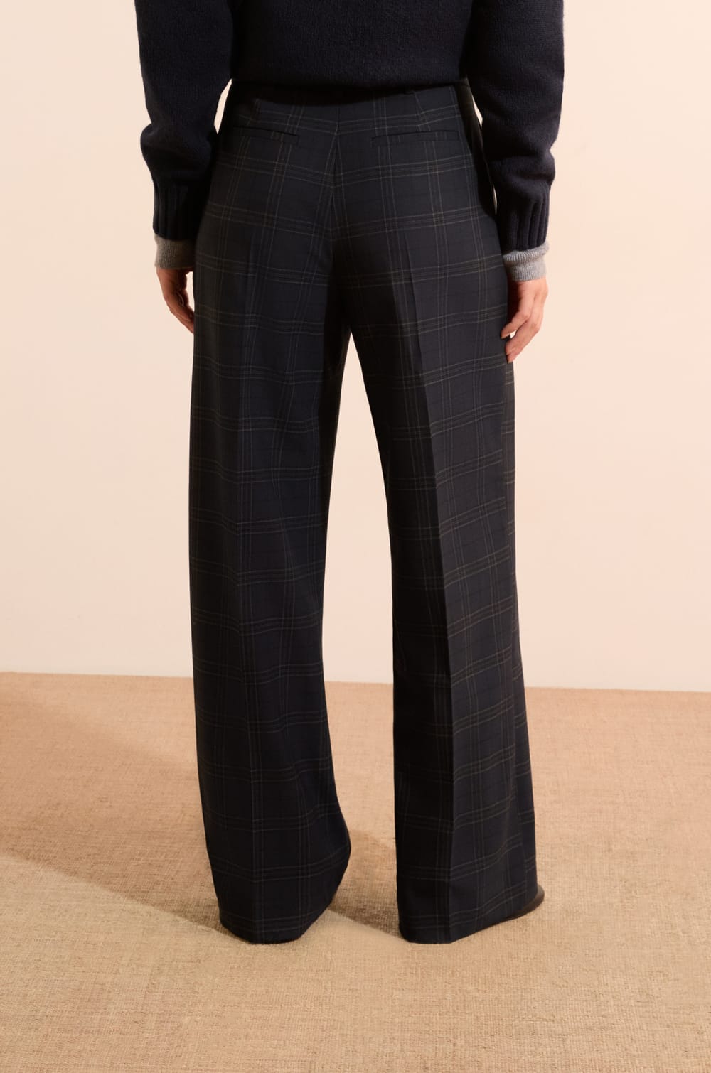 Pantalon coupe droite &agrave; carreaux;${refinementColor}