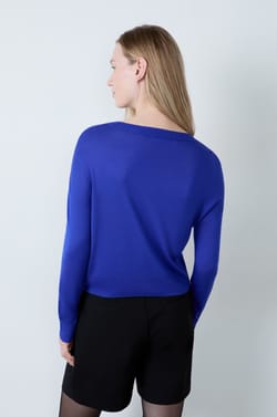 Round Neck Sweater;${refinementColor}