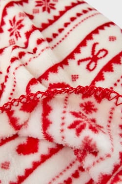 Patterned Blanket;${refinementColor}