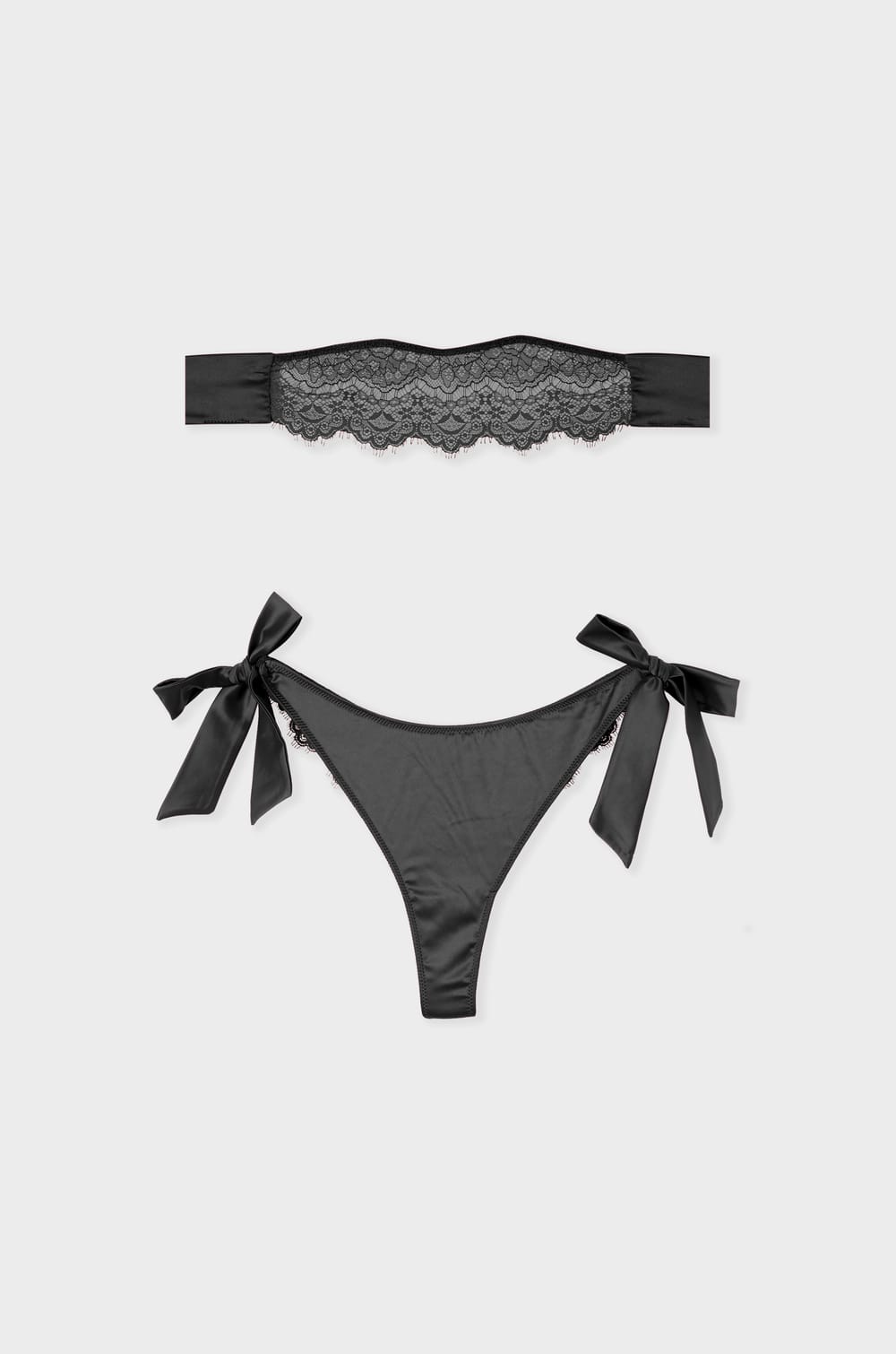 Tanga et masque en dentelle &agrave; nouer;${refinementColor}