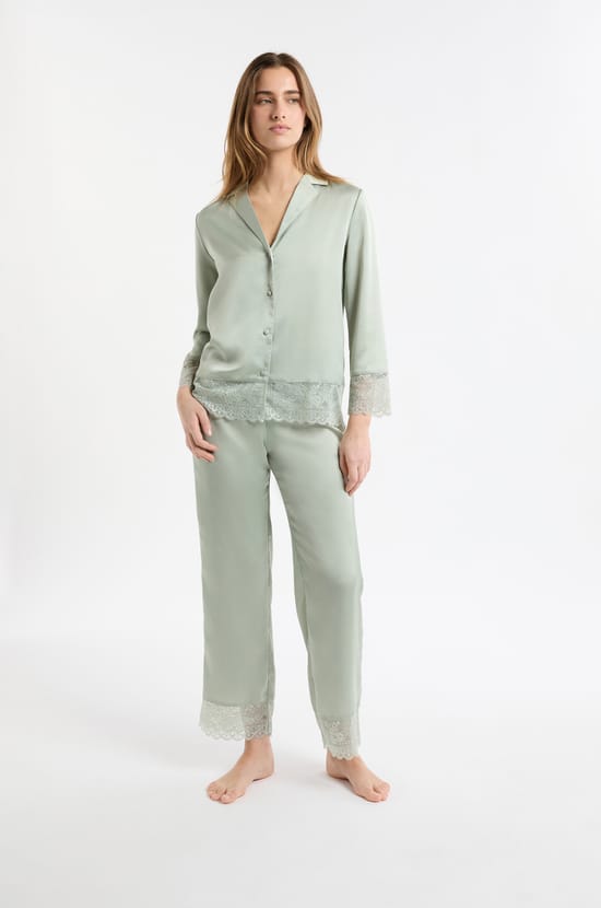 Pantalon de pyjama satin&eacute; avec d&eacute;tails dentelle;${refinementColor}