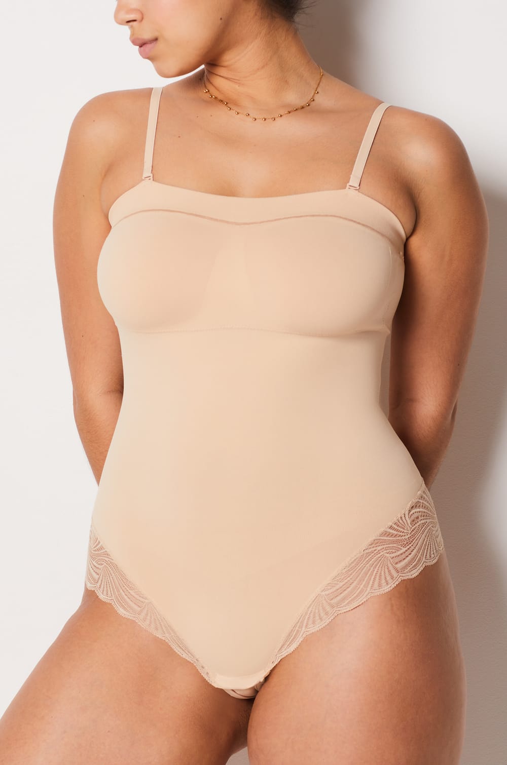 Shaping bodysuit with removable straps - light support;${refinementColor}