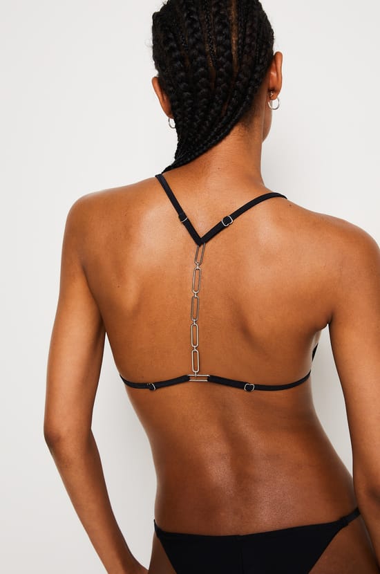 Triangle d&eacute;tails perles haut de maillot satin&eacute;;${refinementColor}