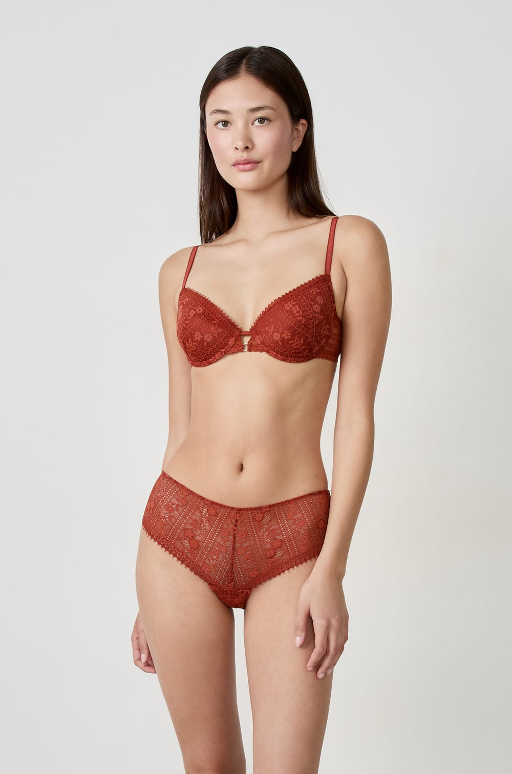 Shorty en dentelle;${refinementColor}