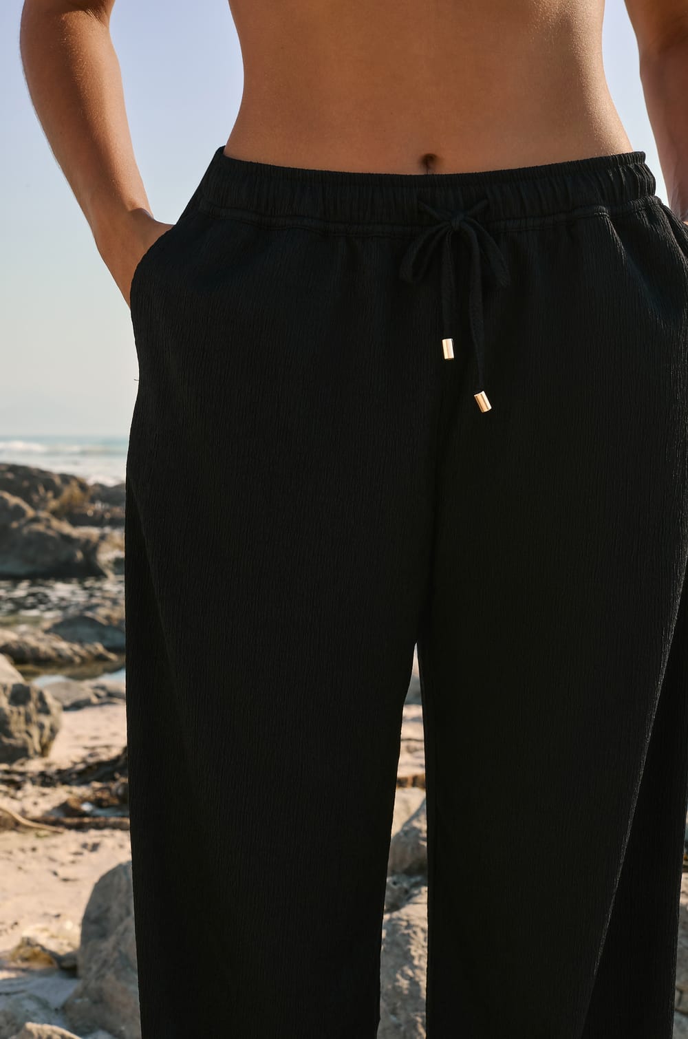 Pantalon fluide &eacute;lastiqu&eacute; ;${refinementColor}