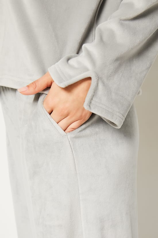 Sweat de pyjama polaire;${refinementColor}