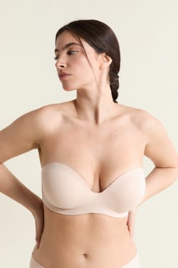 Strapless lightly lined bra with removable straps, cup C-E;${refinementColor}