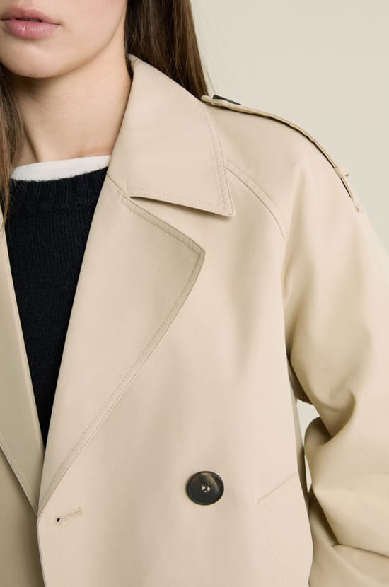 Trench court;${refinementColor}