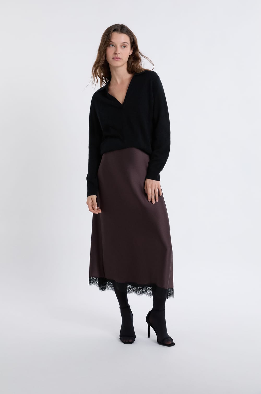 Lange satijnen rok;${refinementColor}