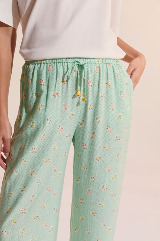 Pantalon de pyjama &agrave; motifs fleurs;${refinementColor}