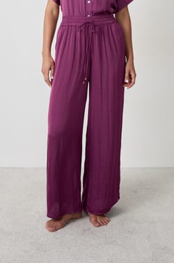 Pantalon satin&eacute; coupe large;${refinementColor}