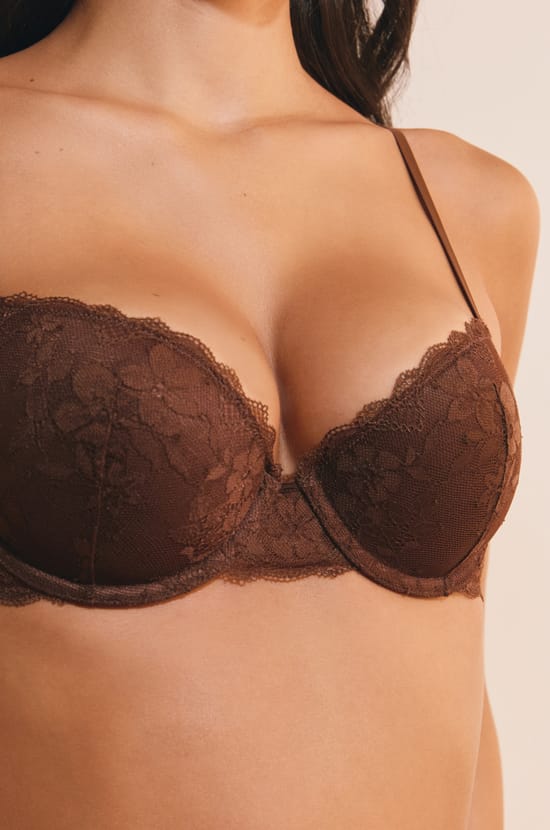 Soutien-gorge coques fines avec broderie;${refinementColor}