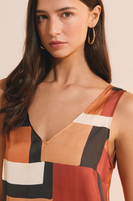 Top &agrave; imprim&eacute; g&eacute;om&eacute;trique;${refinementColor}