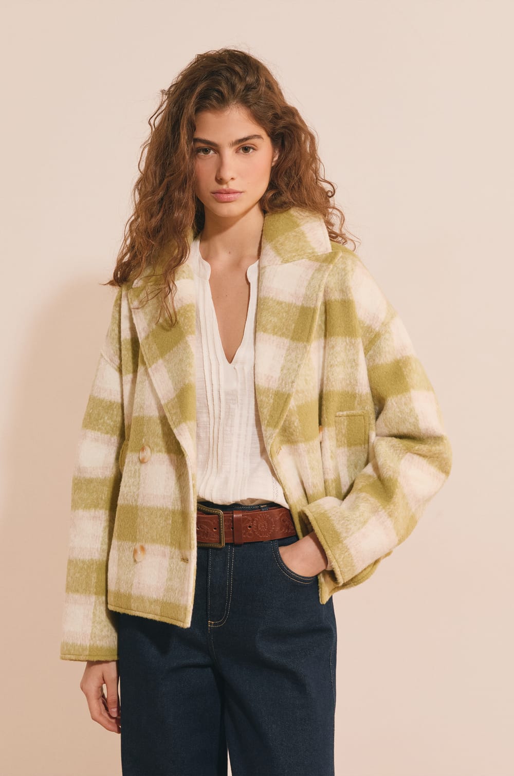 Manteau court &agrave; carreaux;${refinementColor}