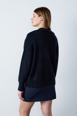 V-neck Sweater;${refinementColor}