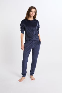 Pyjama 2 pièces à motifs coeurs effet velours;${refinementColor}