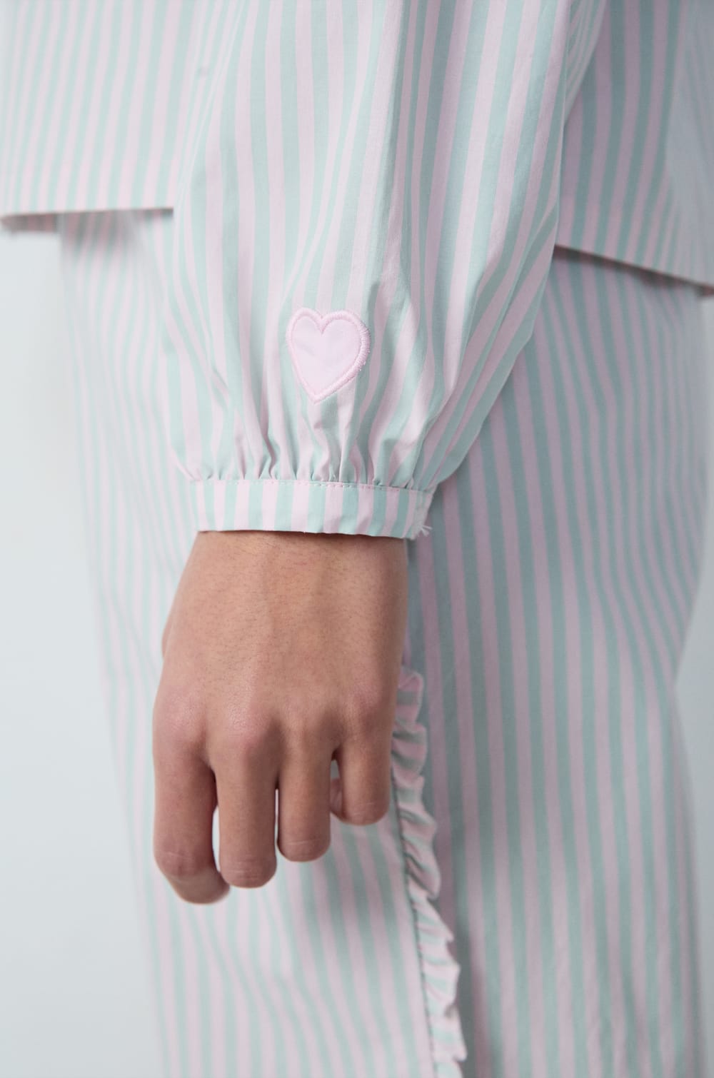 Chemise de pyjama en coton à rayures à coeur;${refinementColor}