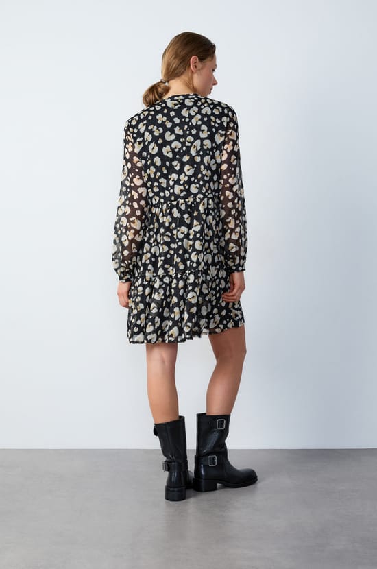 Short printed fluid dress with metallic effect;${refinementColor}
