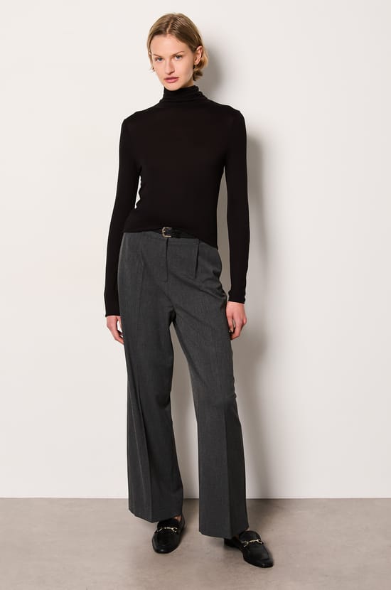 Turtleneck Long-Sleeved T-Shirt;${refinementColor}