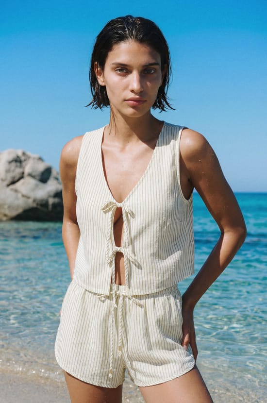 Top &agrave; nouer &agrave; rayures avec lin;${refinementColor}