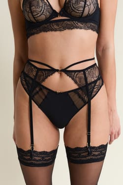 Lace Garter;${refinementColor}