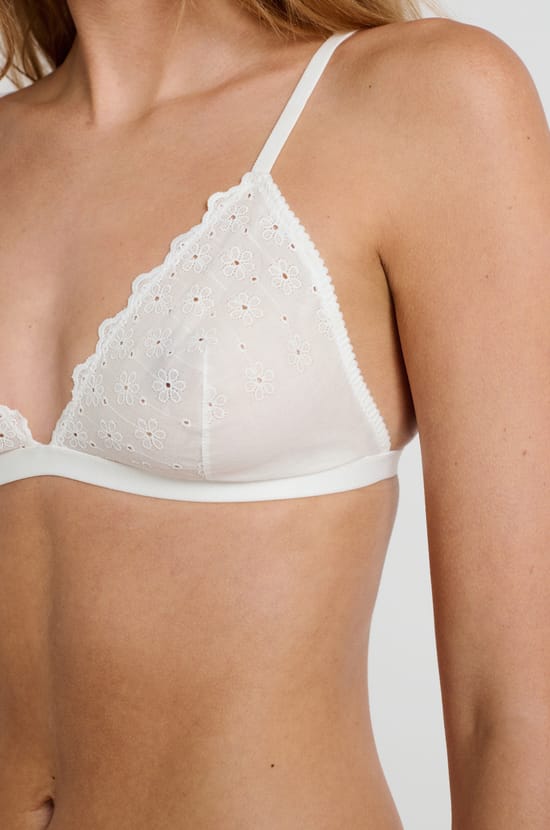 Triangle bra with embroidery;${refinementColor}