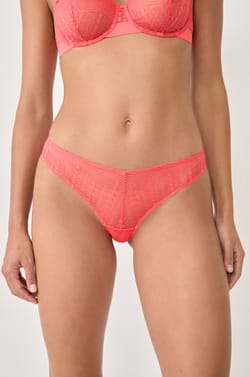 Culotte en dentelle;${refinementColor}