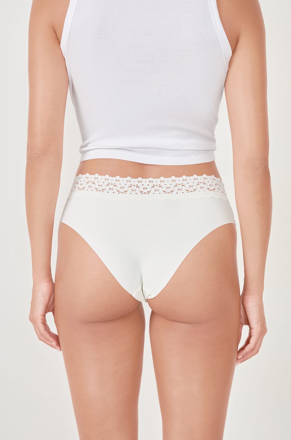 V-shape Hipster in Microfibre and Lace;${refinementColor}