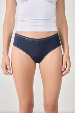 Shorty aus Mikrofaser mit Spitzendetails;${refinementColor}