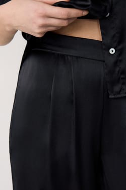 Pantalon de pyjama large en soie;${refinementColor}