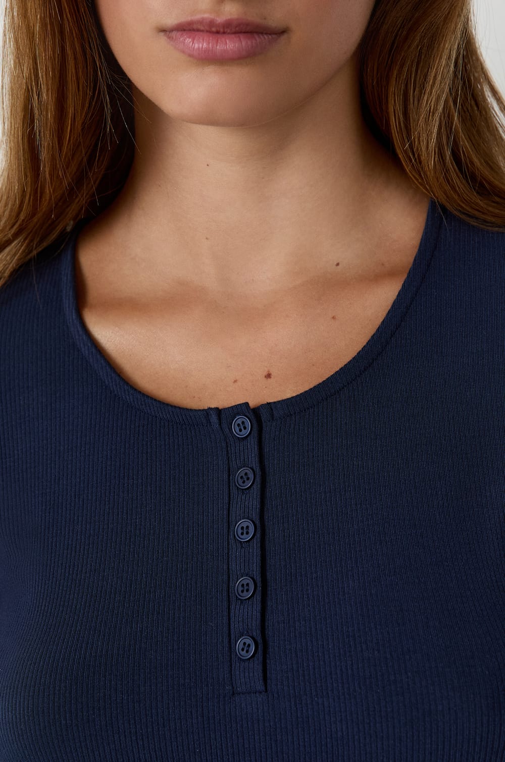 Long-sleeved T-shirt with buttons;${refinementColor}