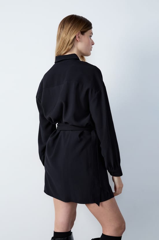 Robe chemise courte ceinturée;${refinementColor}