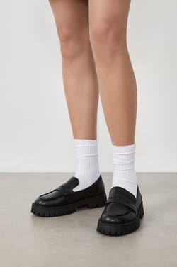 Leather loafers;${refinementColor}