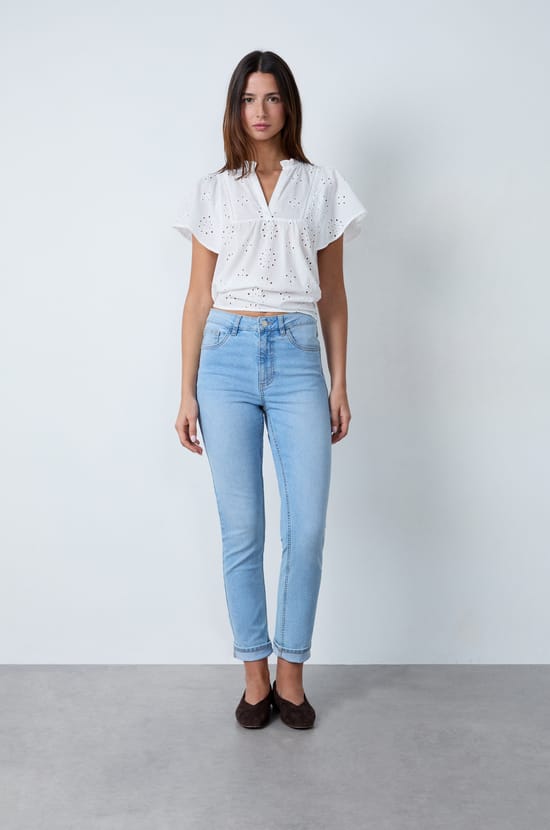 Slim fit jeans;${refinementColor}
