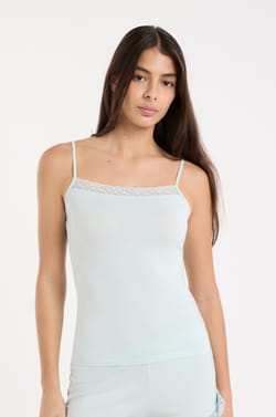 Caraco avec d&eacute;tails dentelle;${refinementColor}