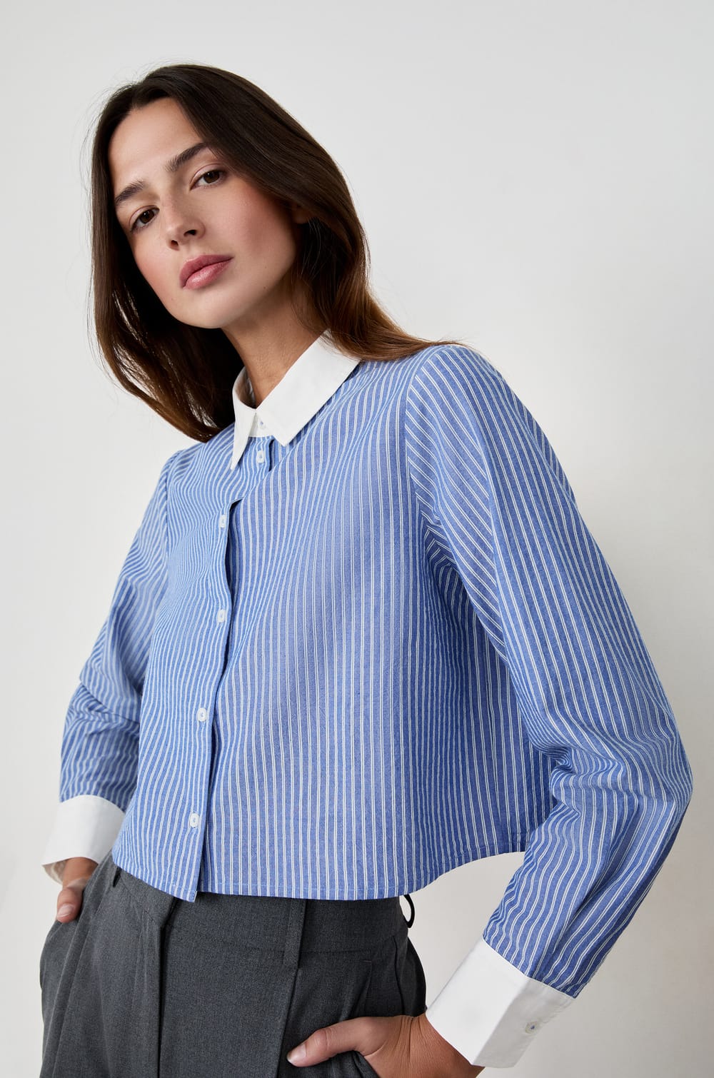 Chemise courte à rayures;${refinementColor}