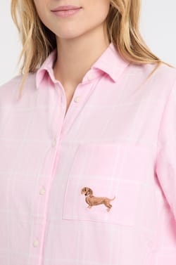 Pyžamov&aacute; ko&scaron;ile s kostkami a v&yacute;&scaron;ivkou jezevč&iacute;ka z bavlny;${refinementColor}