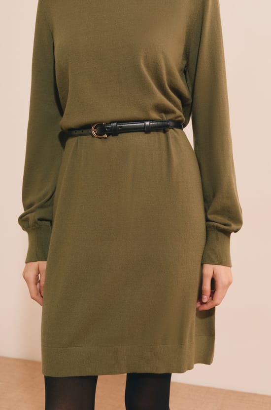 Robe courte manches longues;${refinementColor}