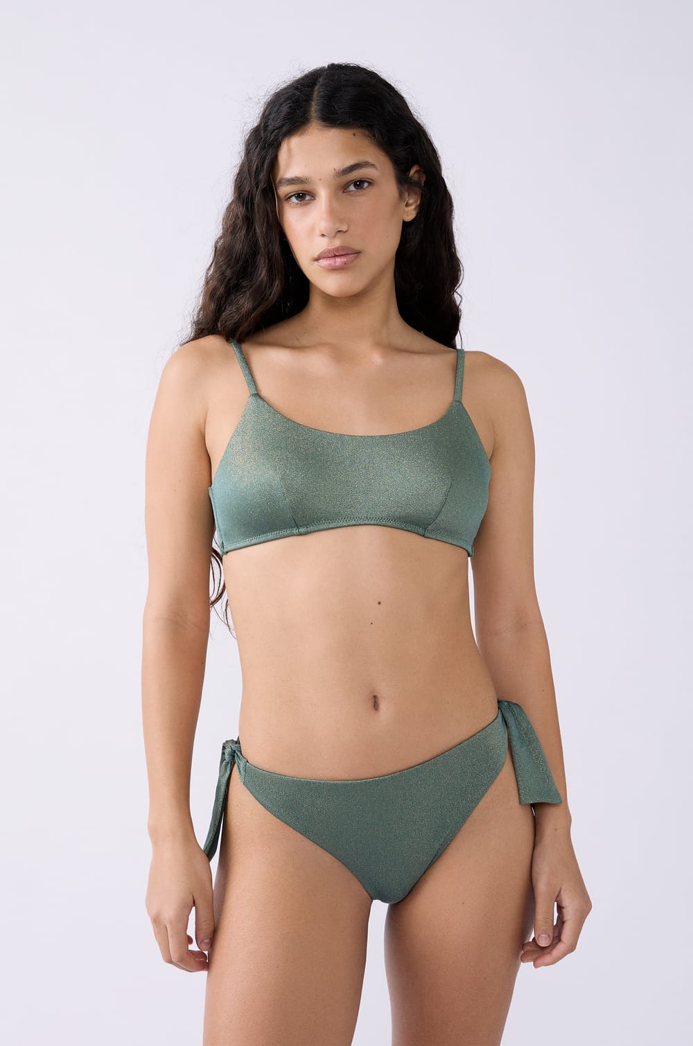 Braguita de bikini tejido brillante;${refinementColor}