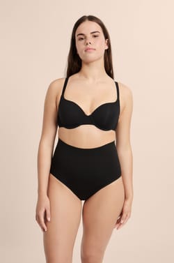 Majtki z wysokim stanem - średni stopień modelowania;${refinementColor}