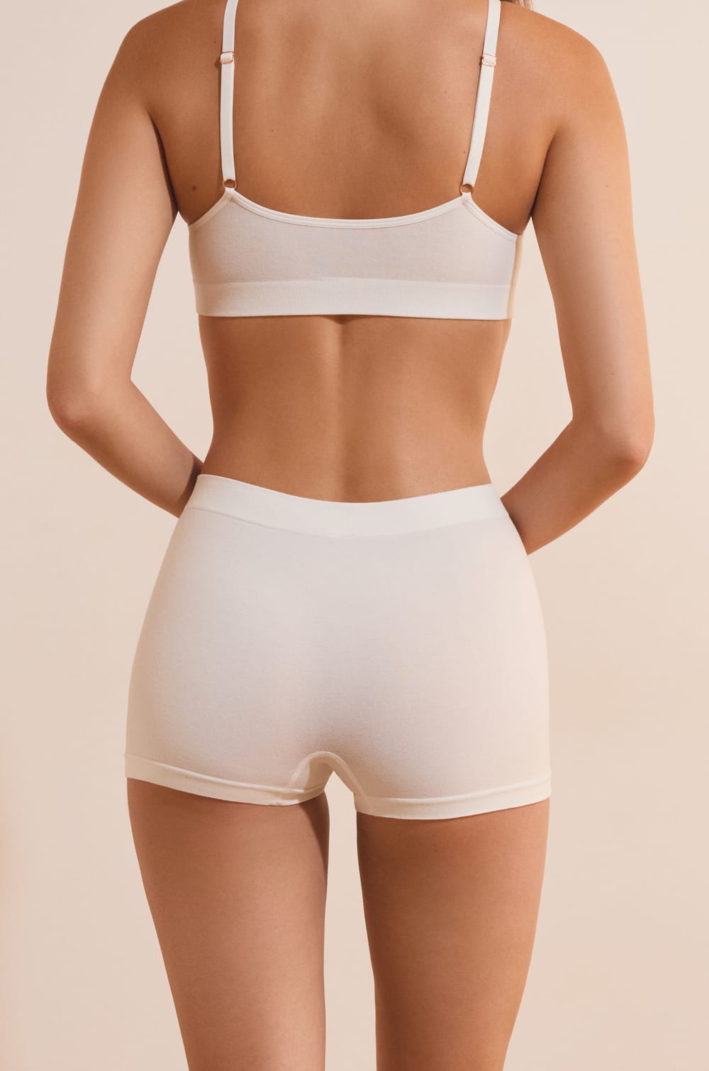Short boyleg sans coutures en coton biologique;${refinementColor}