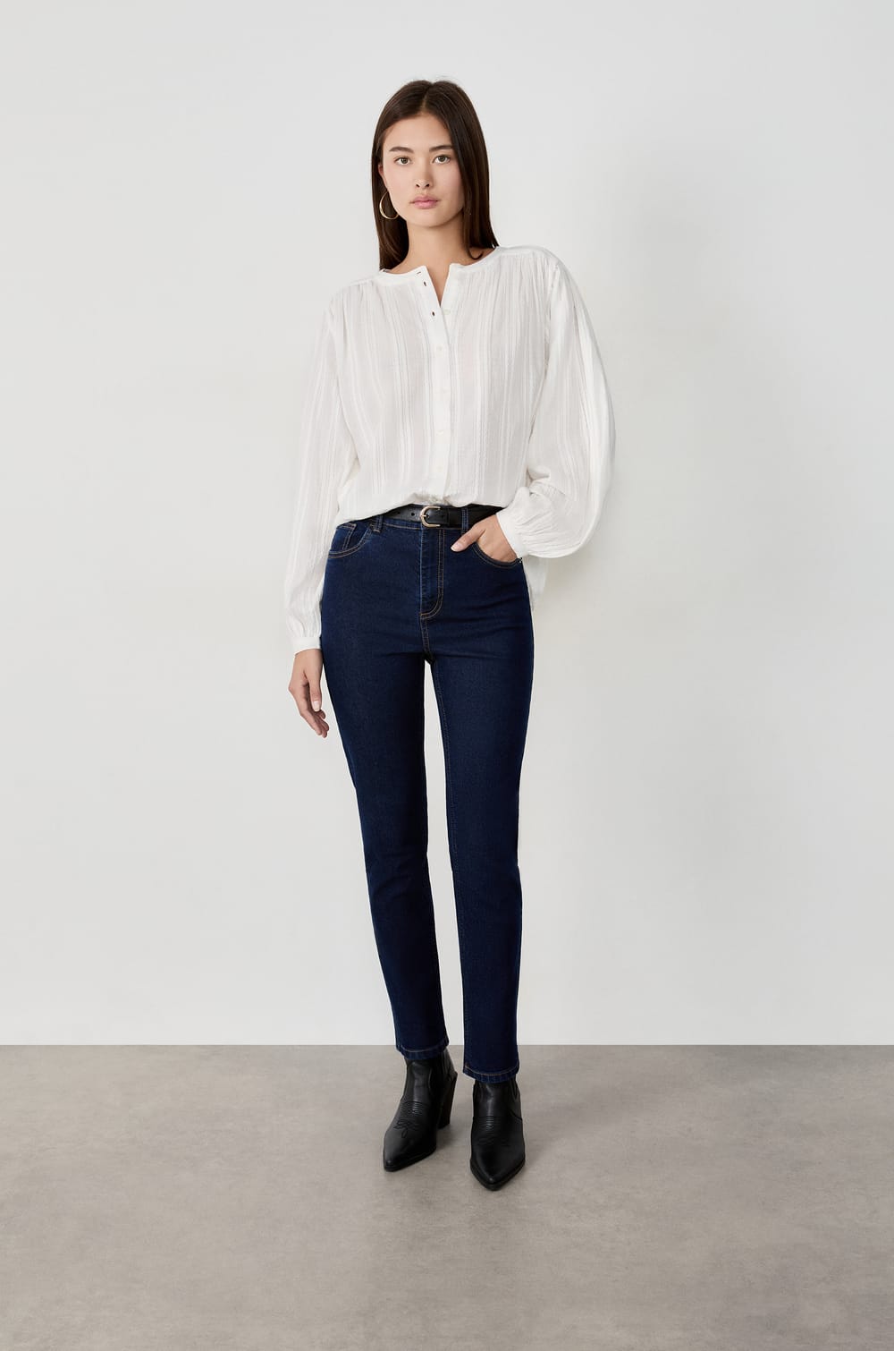 Long-sleeved shirt with embroidery;${refinementColor}